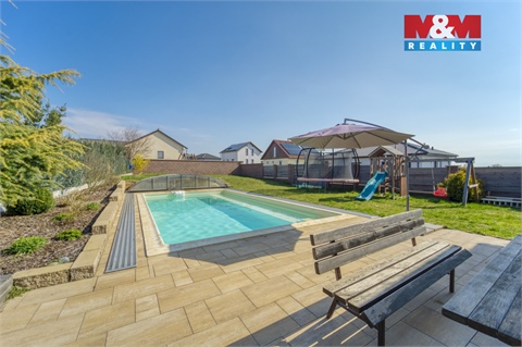 Prodej rodinného domu, 252 m² - 0