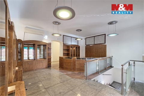 Pronájem obchodních prostor, 57 m² 2