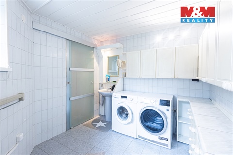 Prodej rodinného domu, 300 m² 14