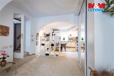 Prodej rodinného domu, 300 m² 6