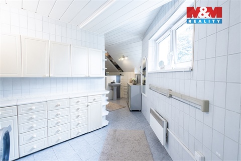 Prodej rodinného domu, 300 m² - 10