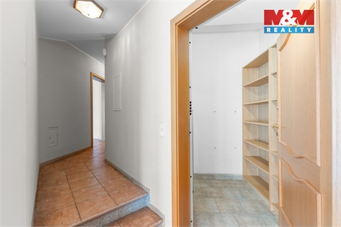 Prodej rodinného domu, 277 m² - 12