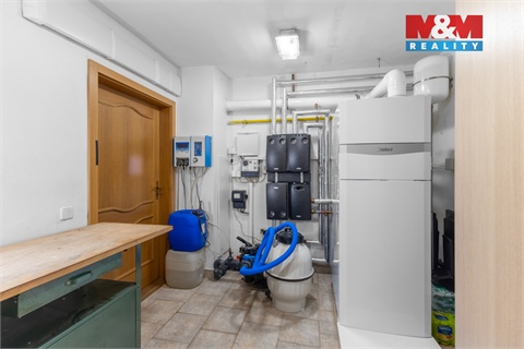 Prodej rodinného domu, 277 m² - 14