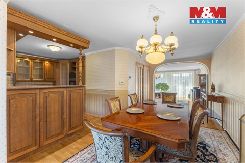 Prodej rodinného domu, 277 m² 6