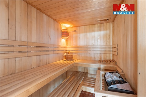 Prodej rodinného domu, 277 m² 2