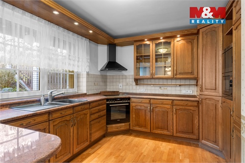 Prodej rodinného domu, 277 m² - 2