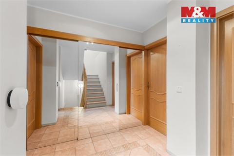 Prodej rodinného domu, 277 m² - 24