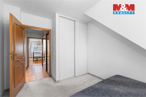 Prodej rodinného domu, 277 m² 24