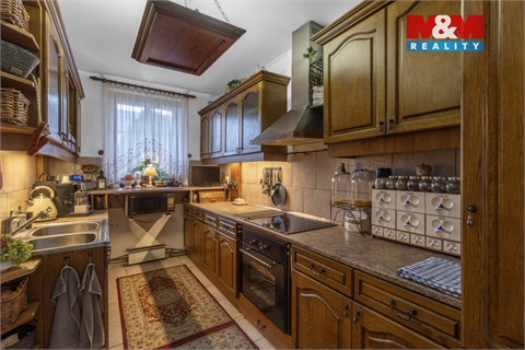 Prodej rodinného domu, 298 m² 10