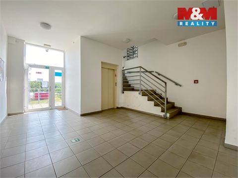 Pronájem bytu 1kk, 39 m² 12