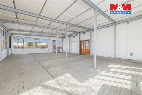 Prodej obchodních prostor, 900 m² 8