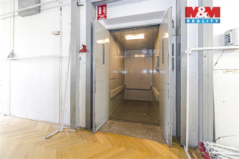 Prodej obchodních prostor, 900 m² 12