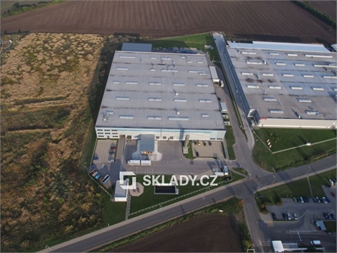 Pronájem skladu / haly, 3 811 m² 0