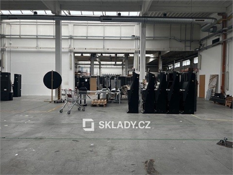 Pronájem skladu / haly, 1 700 m² 2