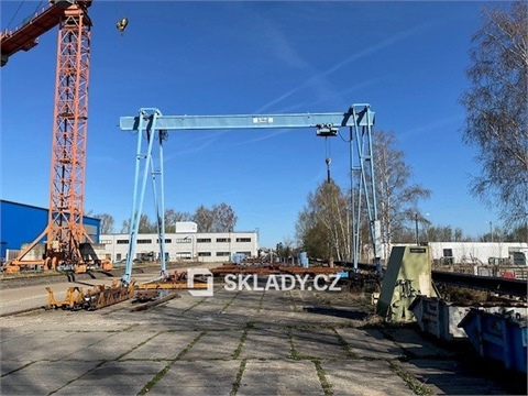 Pronájem pozemku pro komerční výstavbu, 2 200 m² 2