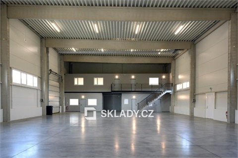 Pronájem skladu / haly, 476 m² 2