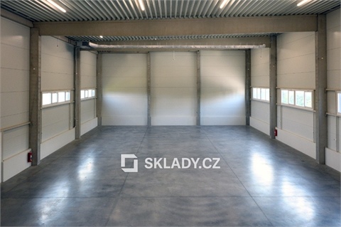Pronájem skladu / haly, 476 m² - 2