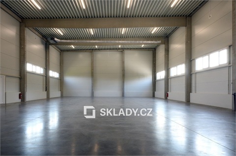 Pronájem skladu / haly, 476 m² - 0