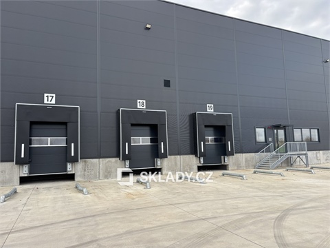 Pronájem skladu / haly, 1 300 m² 0