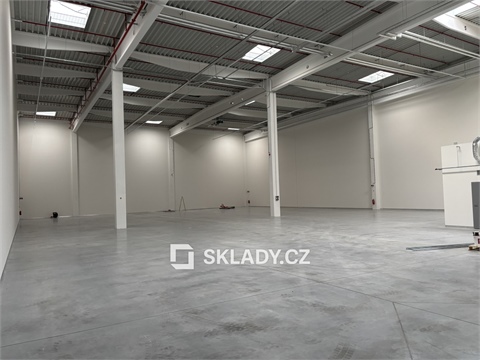 Pronájem skladu / haly, 1 300 m² - 2