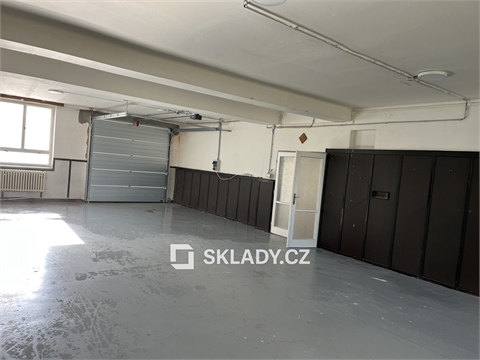 Pronájem skladu / haly, 76 m² - 2