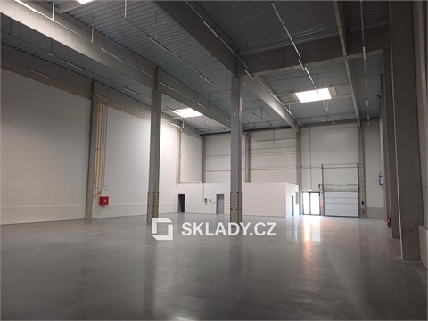 Pronájem skladu / haly, 874 m² 2