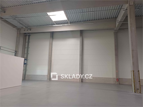 Pronájem skladu / haly, 874 m² - 2