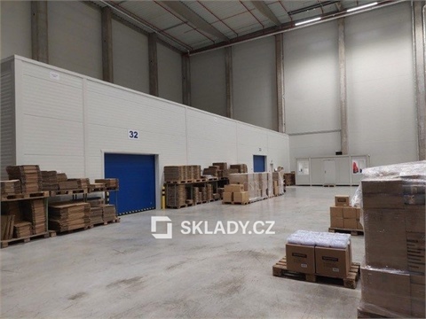Pronájem skladu / haly, 7 000 m² - 0