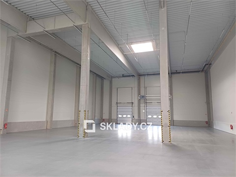 Pronájem skladu / haly, 816 m² - 2