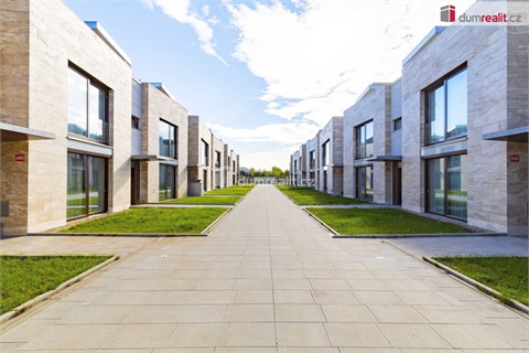 Prodej rodinného domu, 378 m² 0