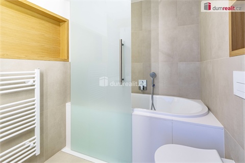 Prodej rodinného domu, 378 m² 12