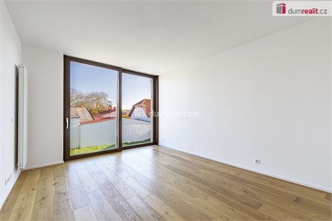 Prodej rodinného domu, 378 m² - 8