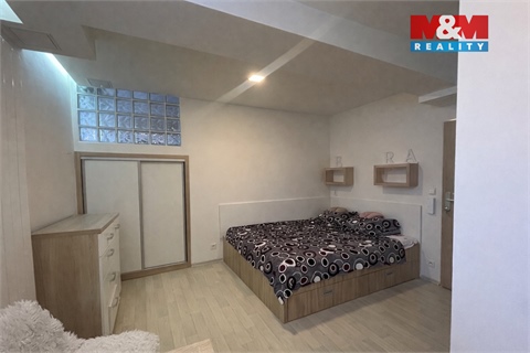 Pronájem bytu 1kk, 28 m² 2