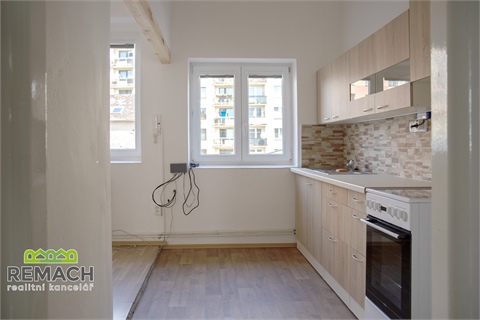 Pronájem bytu 1kk, 38 m² 0