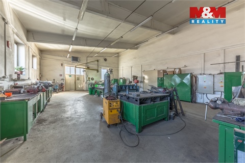 Prodej výrobního objektu, 1 182 m² 18