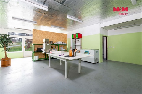 Prodej obchodních prostor, 128 m² 2