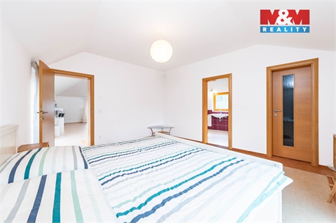 Prodej rodinného domu, 230 m² - 6