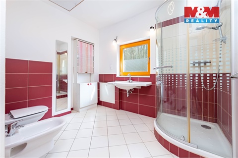 Prodej rodinného domu, 230 m² 8