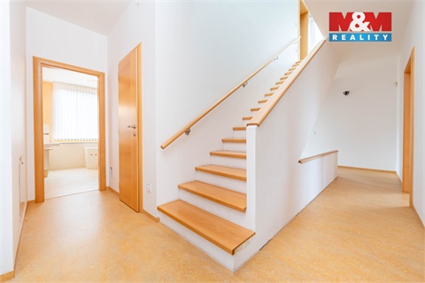 Prodej rodinného domu, 230 m² - 16