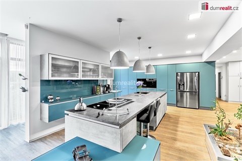 Prodej rodinného domu, 296 m² 0