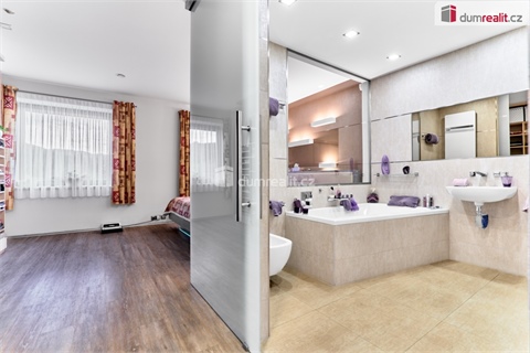 Prodej rodinného domu, 296 m² - 14