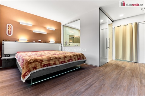 Prodej rodinného domu, 296 m² 2