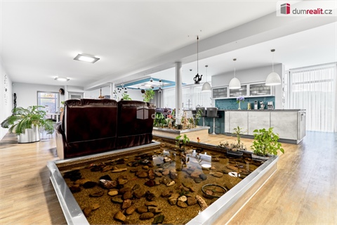 Prodej rodinného domu, 296 m² 12