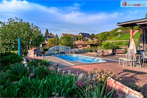 Prodej rodinného domu, 296 m² - 0