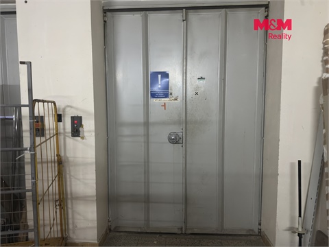 Pronájem obchodních prostor, 400 m² - 2