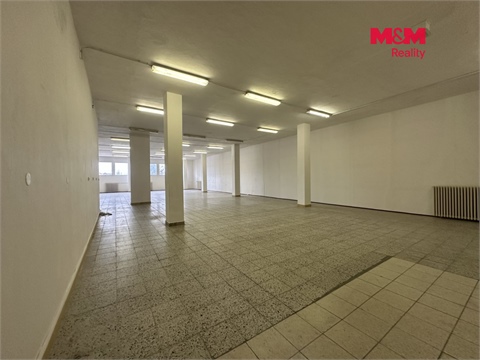 Pronájem obchodních prostor, 400 m² 2