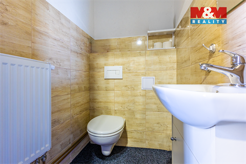 Prodej rodinného domu, 204 m² - 20