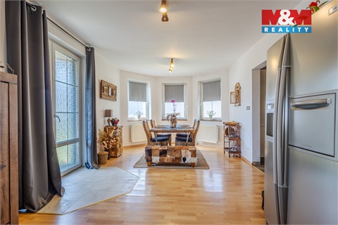 Prodej rodinného domu, 204 m² 2