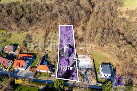 Prodej stavebního pozemku, 1 327 m² 0