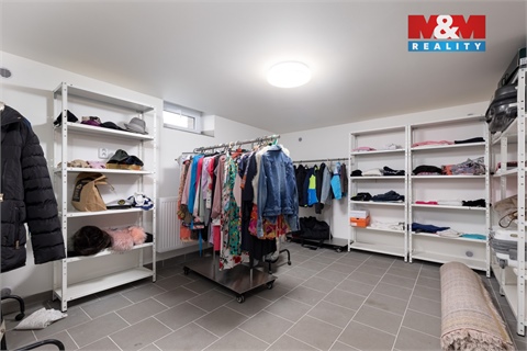 Prodej komerčního objektu, 180 m² 24